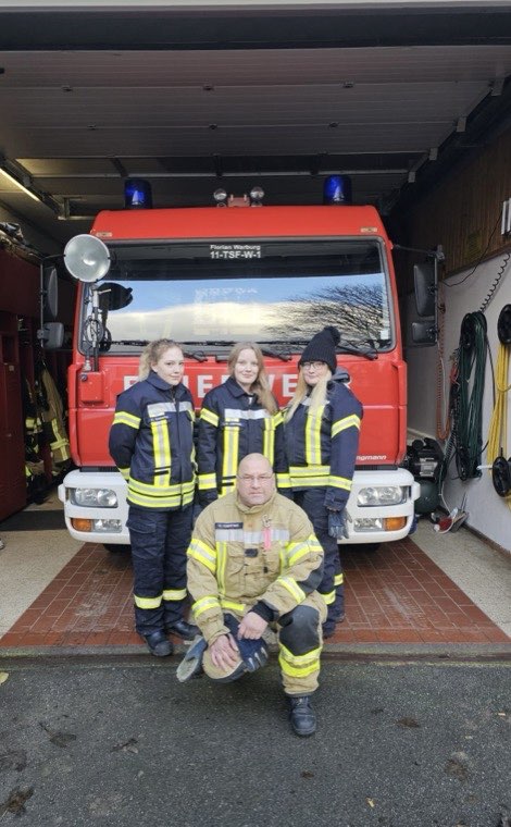 Team Linda, Louisa, Leonie & Uwe – Feuerwehr Warburg